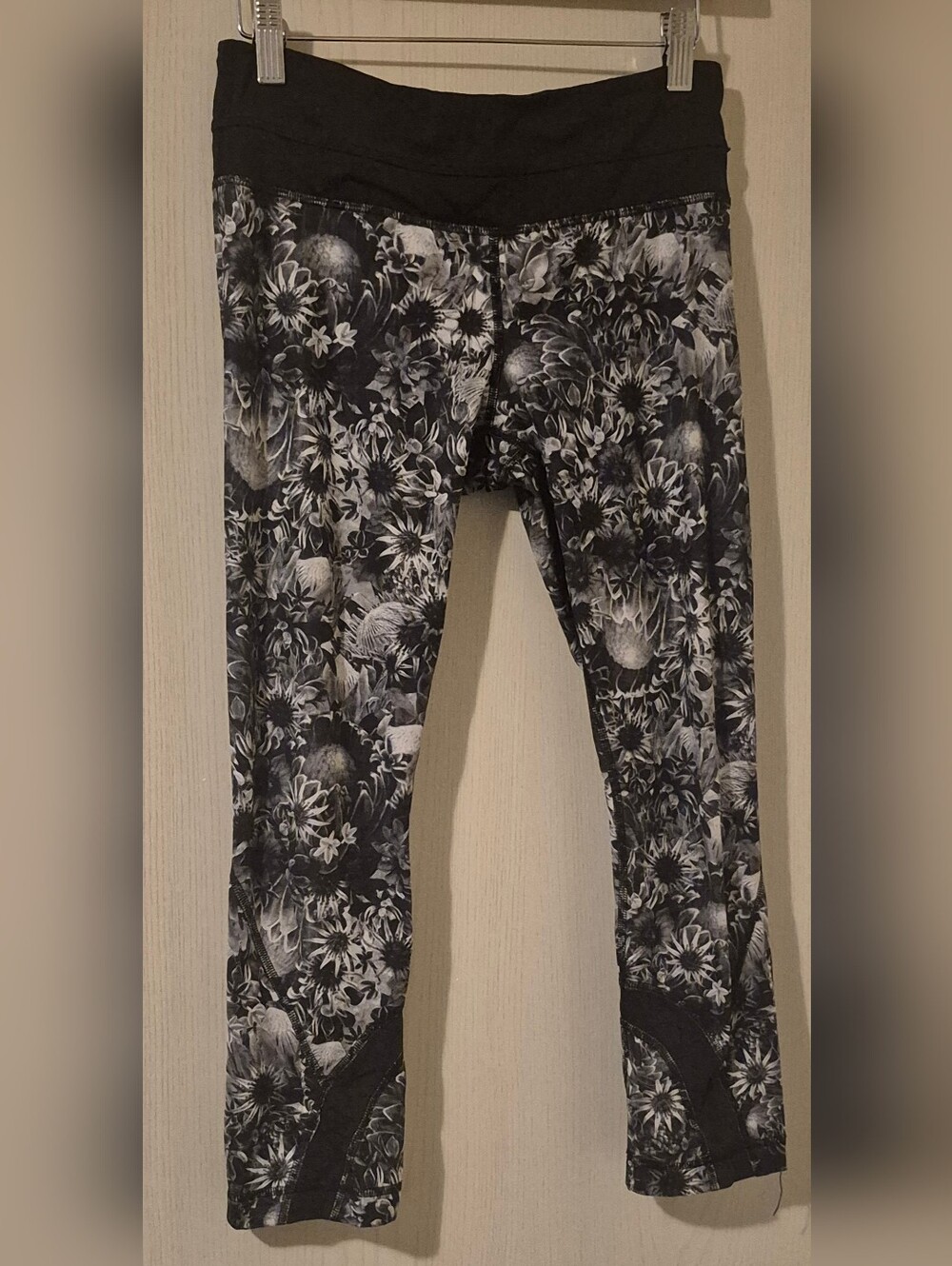 Lululemon Run: Inspire Crop II All Luxtreme | Women's Size 4 | Flowabunga Black